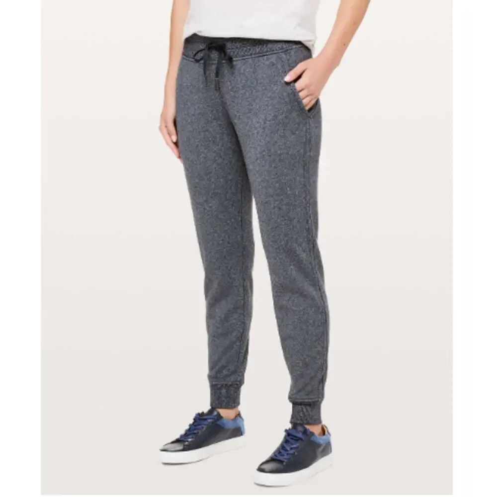 Lululemon Women's Warm Down Jogger II Heathered Navy Sz 4 Athleisure Lounge